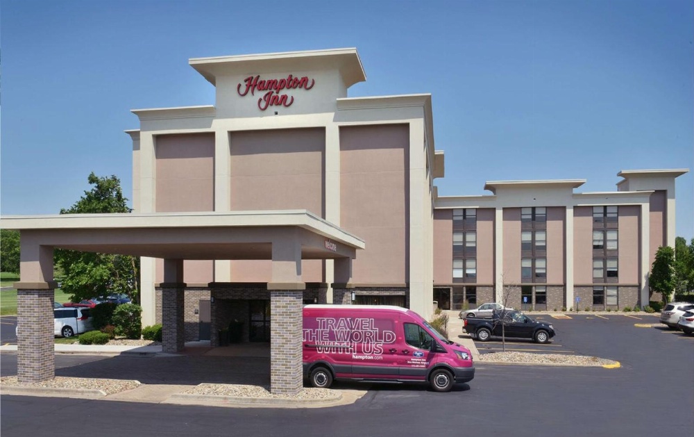 Hampton Inn By Hilton Des Moines Airport Main image